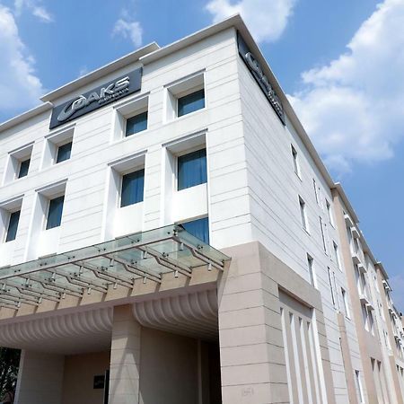 Oaks Bodhgaya Hotel Bagian luar foto