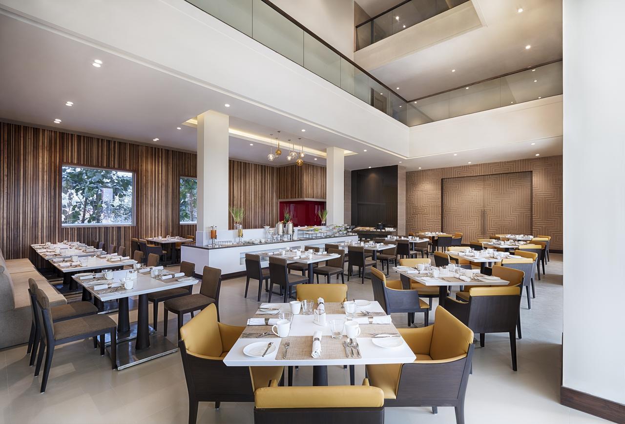 Oaks Bodhgaya Hotel Bagian luar foto