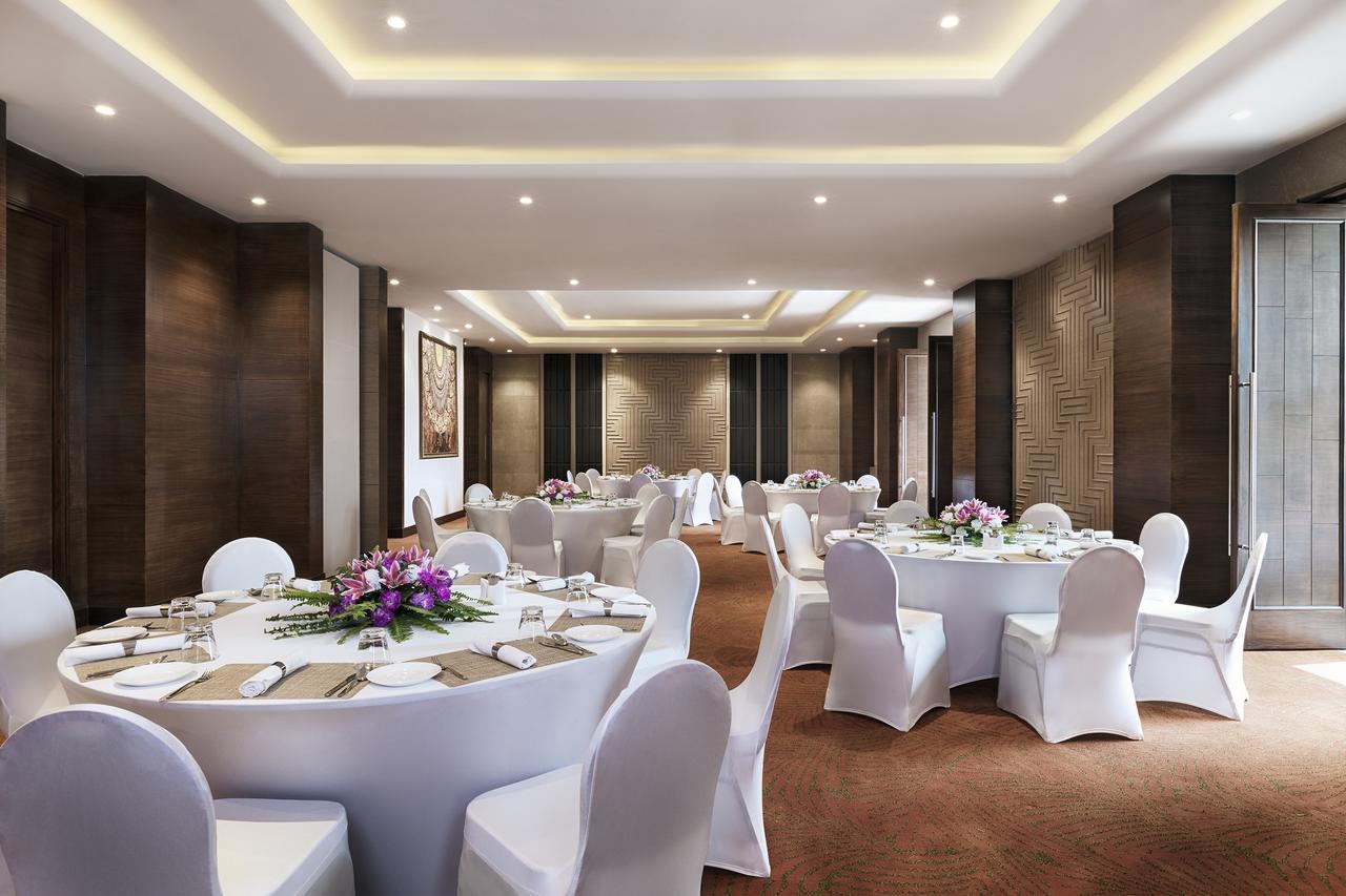 Oaks Bodhgaya Hotel Bagian luar foto