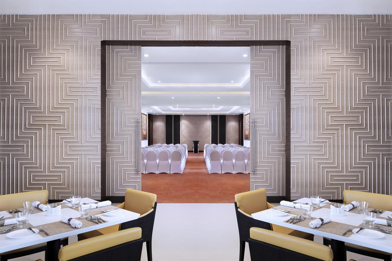 Oaks Bodhgaya Hotel Bagian luar foto