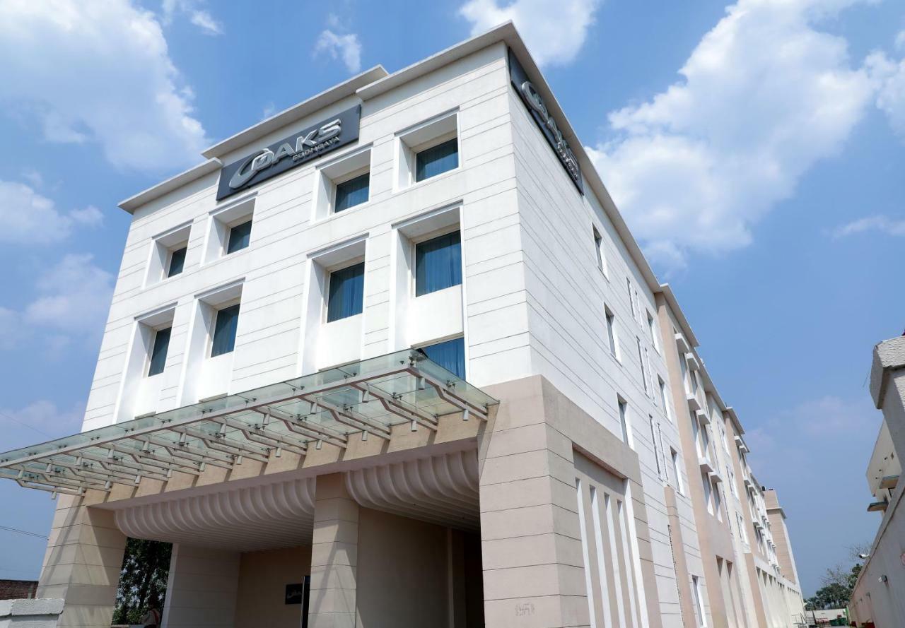 Oaks Bodhgaya Hotel Bagian luar foto
